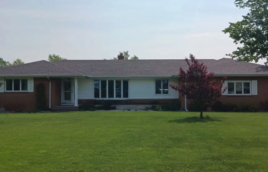 Perrysburg roofing contractor installed a brand new roof on this home in Perrysburg Ohio